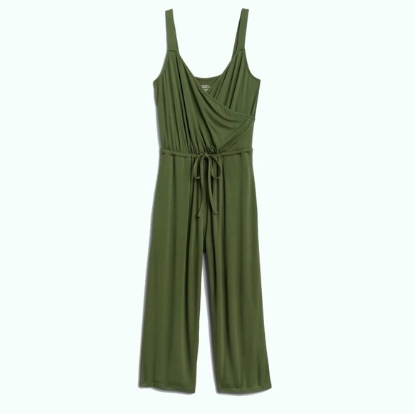 Market & Spruce Pants - NWT Market & Spruce Sierra Knit Cropped Jumpsuit in Olive - L Petite